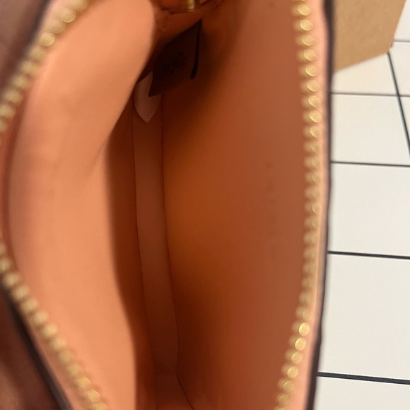 Coach Zip Card Case: Faded Blush 🧡 - Picture 9 of 9